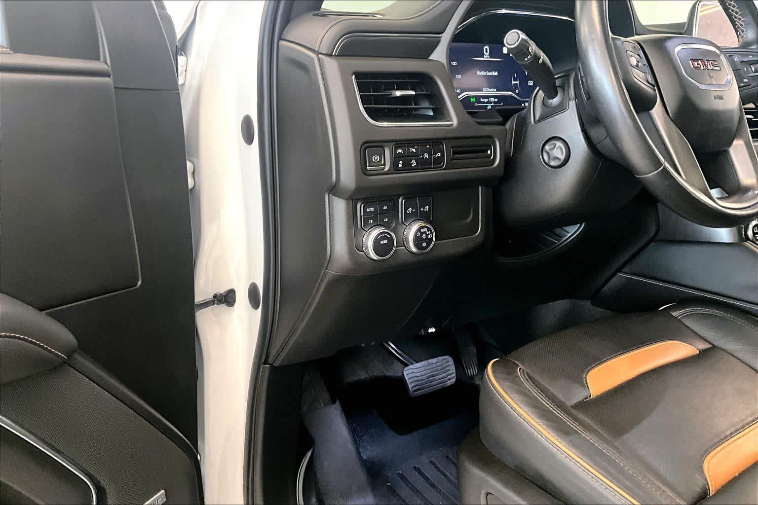 Used 2022 GMC Yukon AT4 AWD/4WD image 31