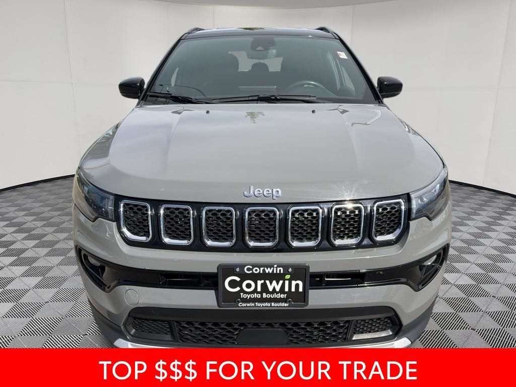 Used 2024 Jeep Compass Limited AWD/4WD image 2