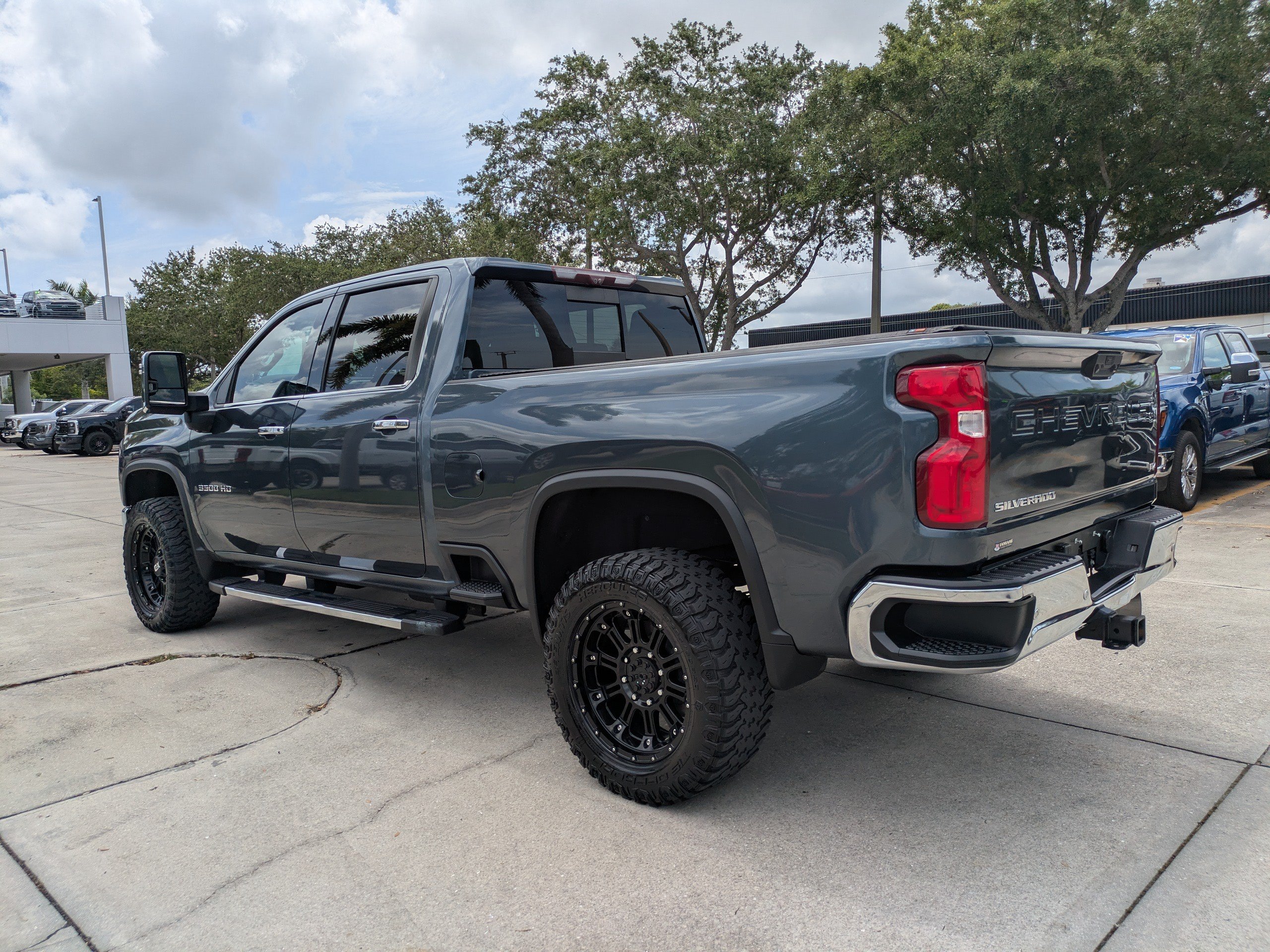 Used 2020 Chevrolet Silverado 3500 LTZ w/ LTZ Premium Package AWD/4WD image 6