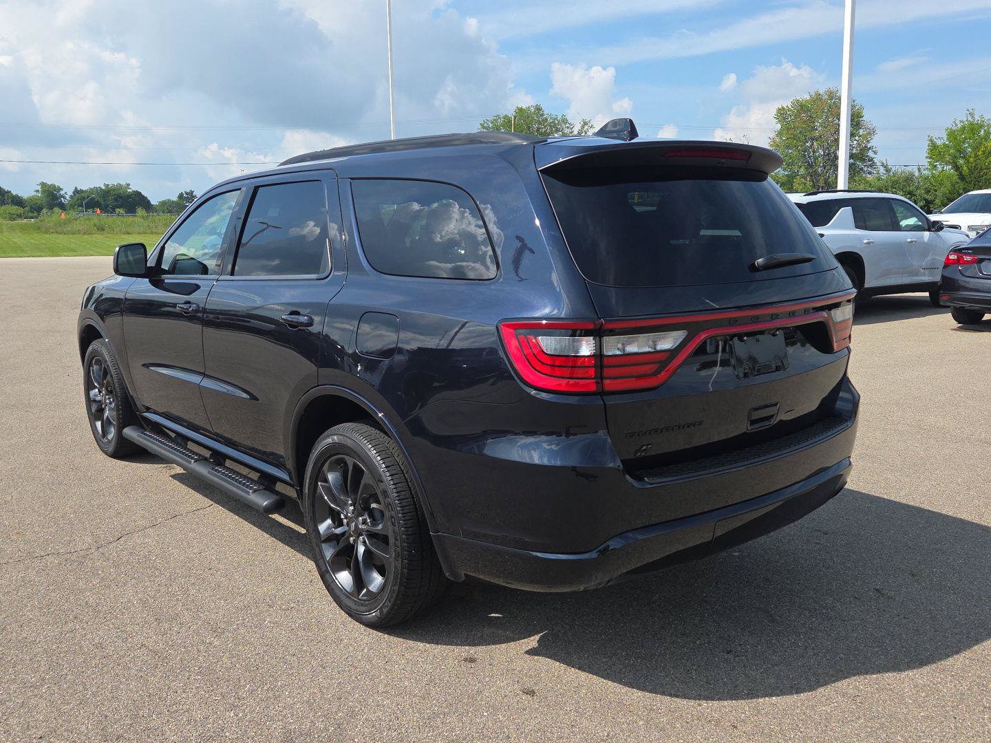 Used 2024 Dodge Durango SXT w/ SXT Blacktop Group AWD/4WD image 3