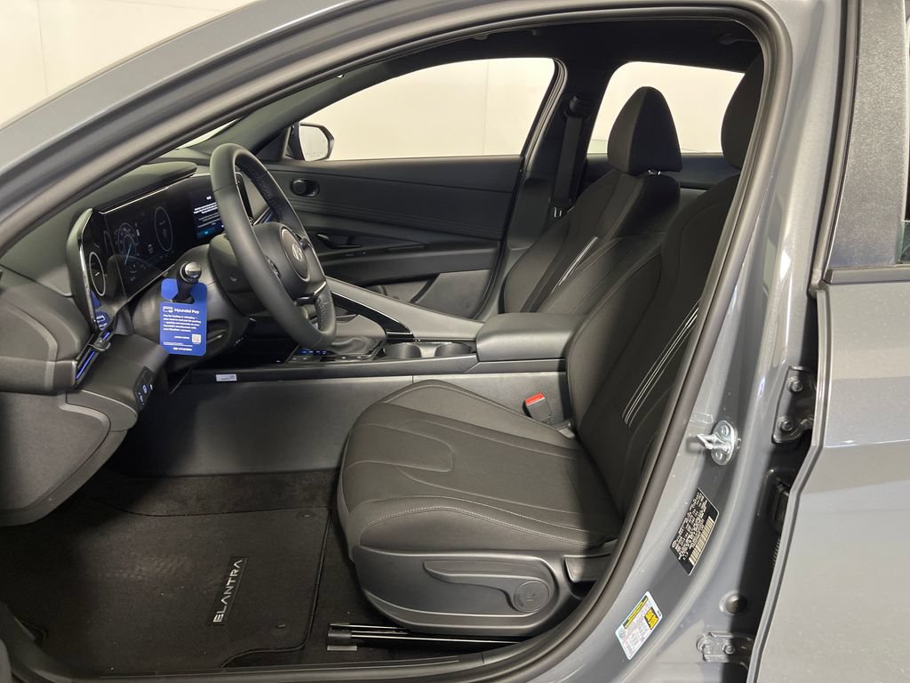 New 2026 Hyundai Elantra SEL FWD image 12
