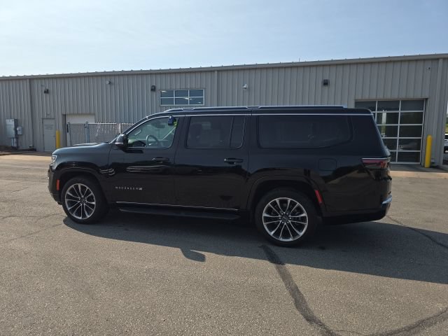 Used 2024 Jeep Wagoneer L Series II w/ Convenience Group I AWD/4WD image 16