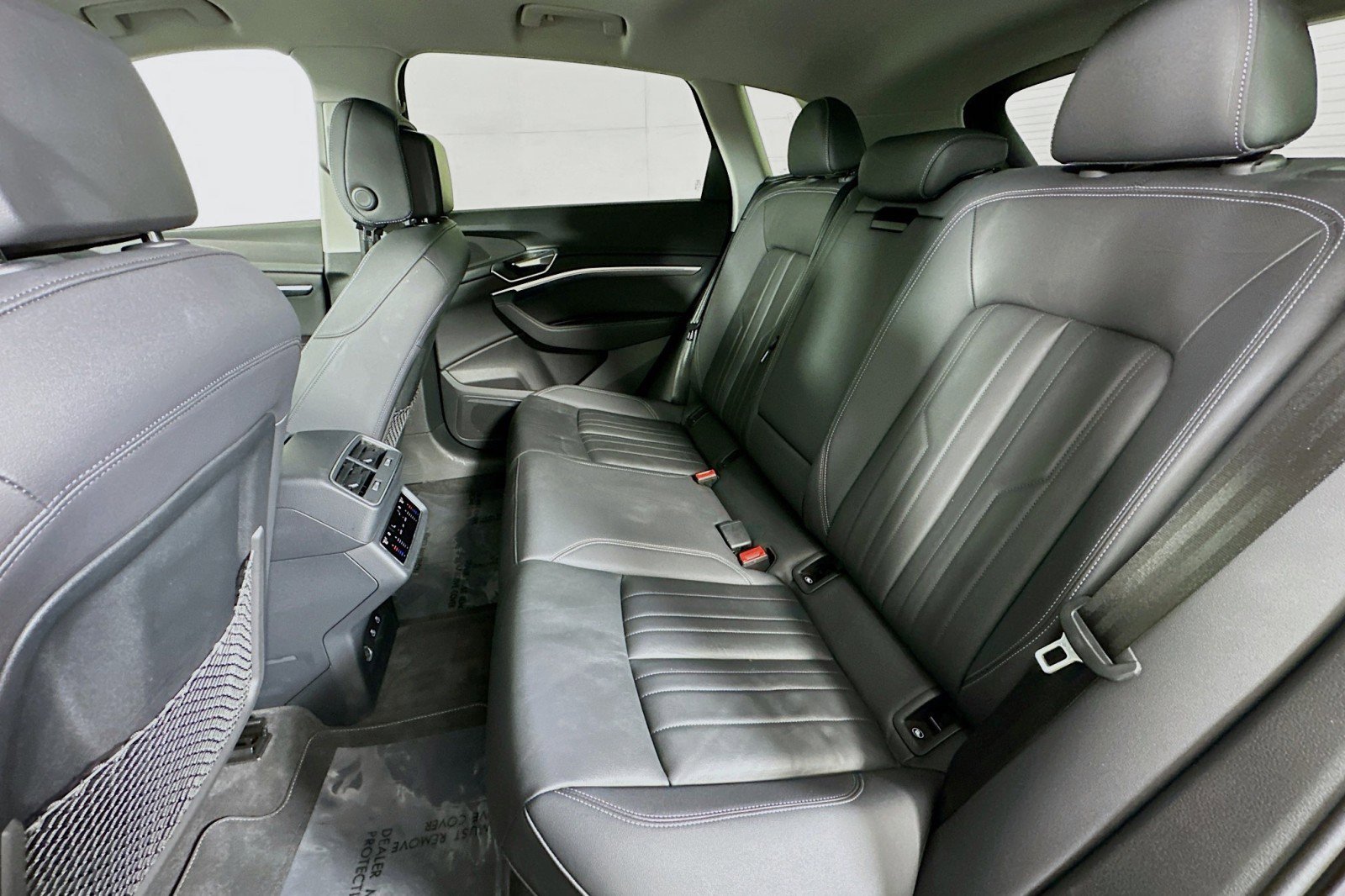 Used 2023 Audi e-tron Premium image 9