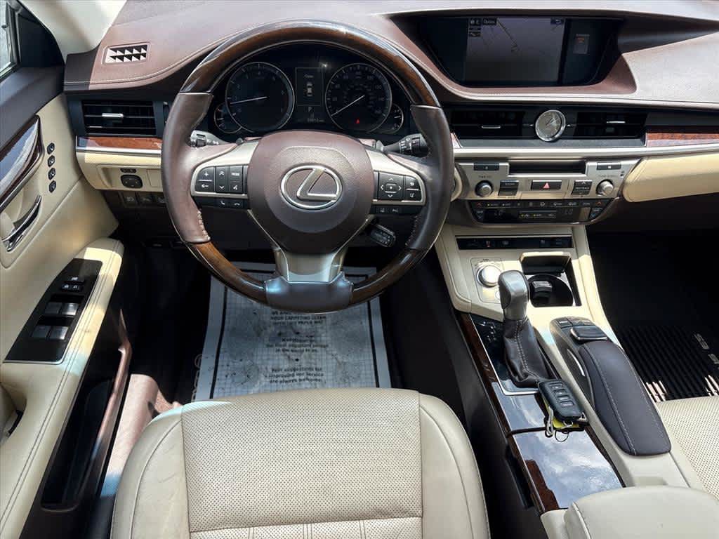 Used 2016 Lexus ES 350 w/ Luxury Package w/Wood Trim FWD image 4