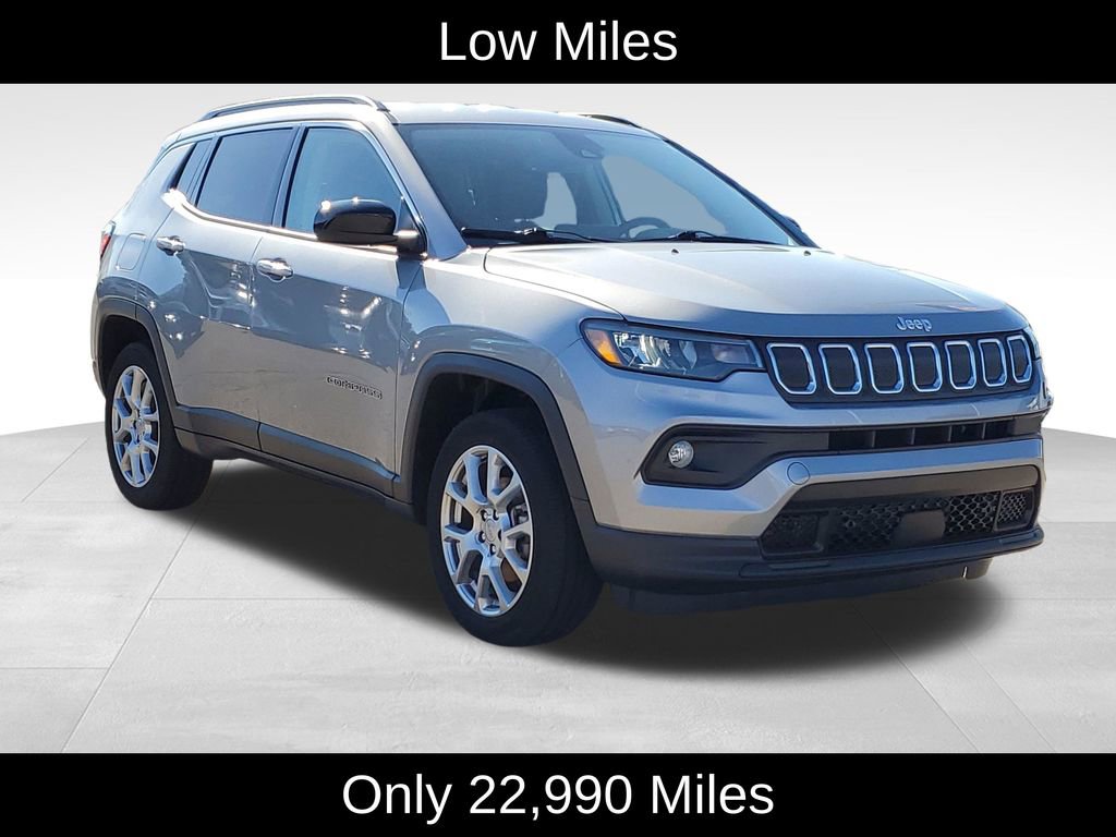 Used 2022 Jeep Compass Latitude image 2