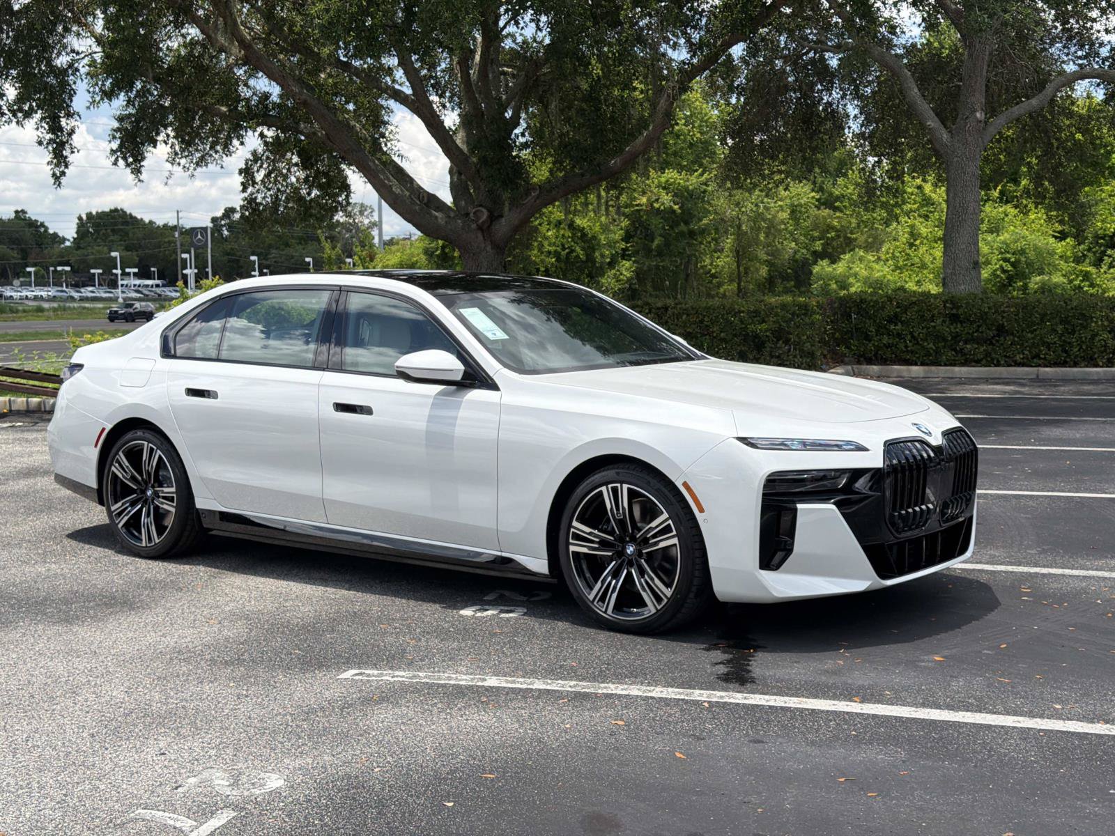 New 2026 BMW 750e xDrive w/ Executive Package AWD/4WD image 2