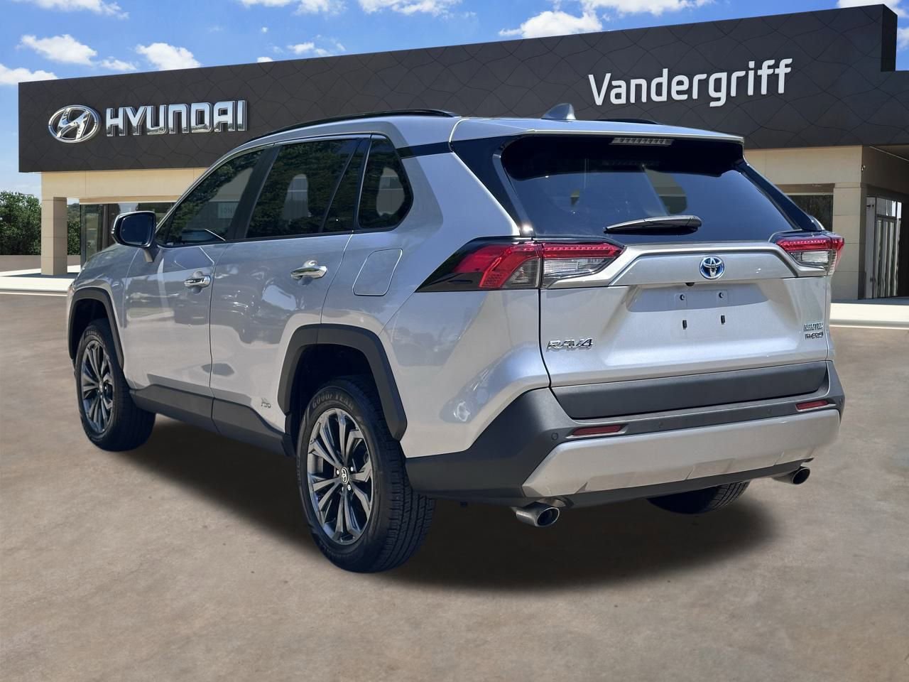 Used 2022 Toyota RAV4 Limited image 6