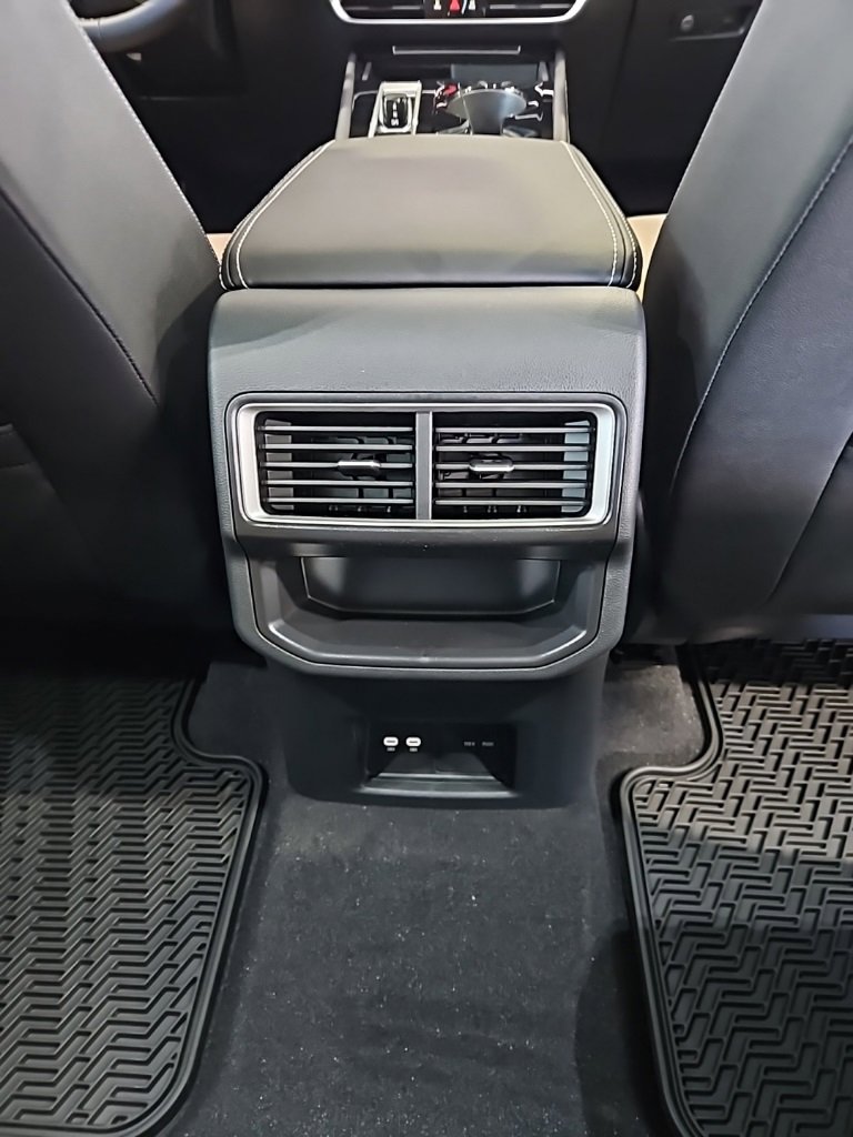 New 2026 Volkswagen Atlas Cross Sport SE image 18