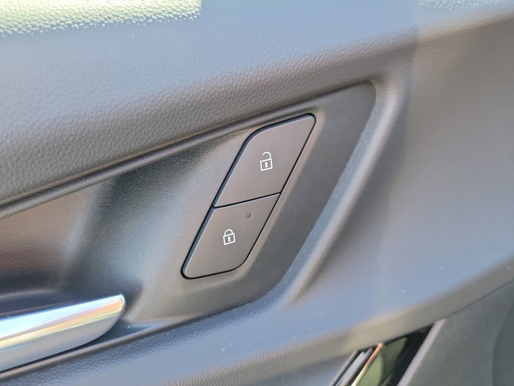 Used 2026 Chevrolet Equinox LT image 21