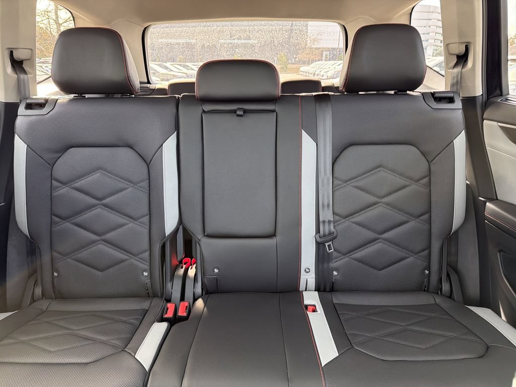 New 2026 Volkswagen Atlas Peak Edition AWD/4WD image 33