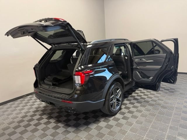 Used 2025 Ford Explorer ST-Line w/ Premium Package AWD/4WD image 30