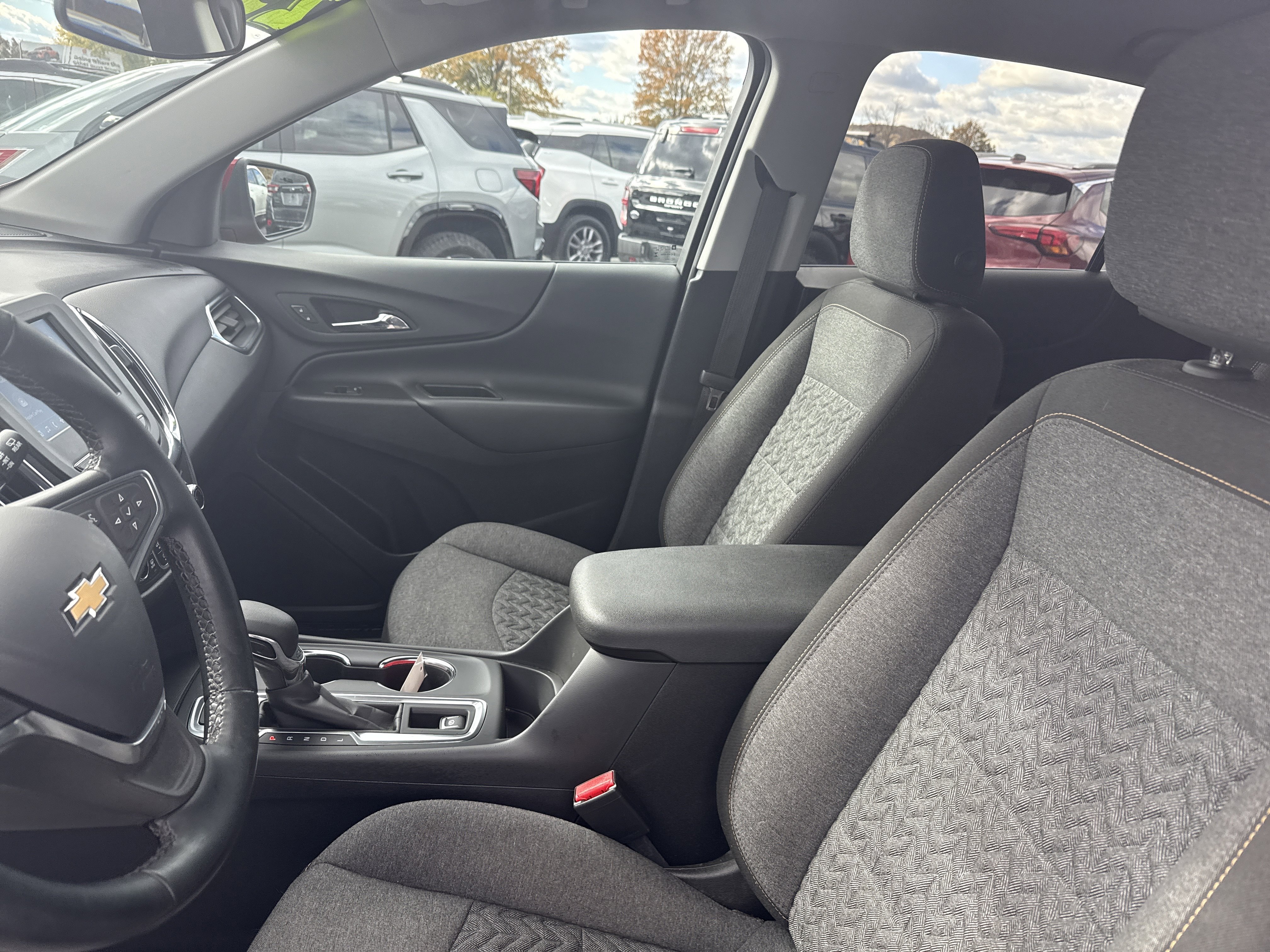 Used 2023 Chevrolet Equinox LT image 44