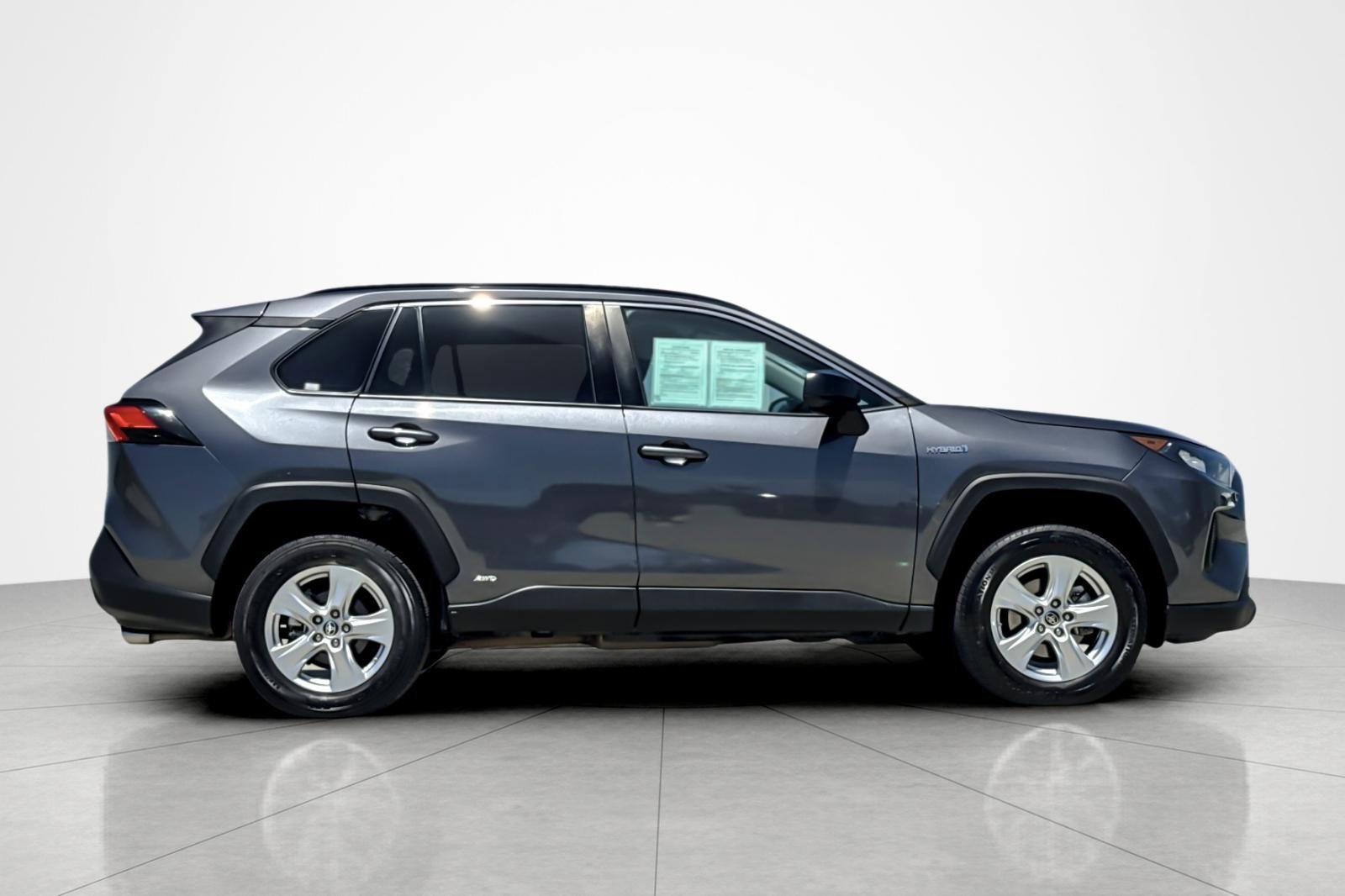 Certified 2021 Toyota RAV4 LE AWD/4WD image 6