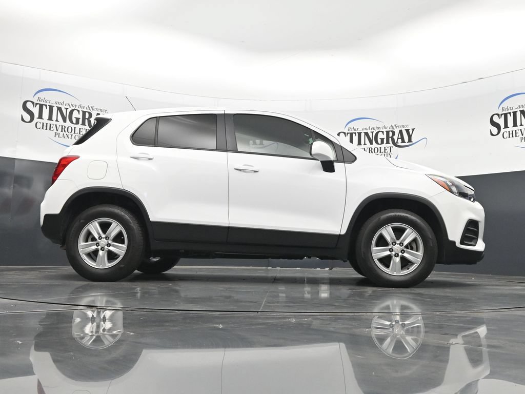 Used 2022 Chevrolet Trax LS w/ Tint and Cruise Package AWD/4WD image 33