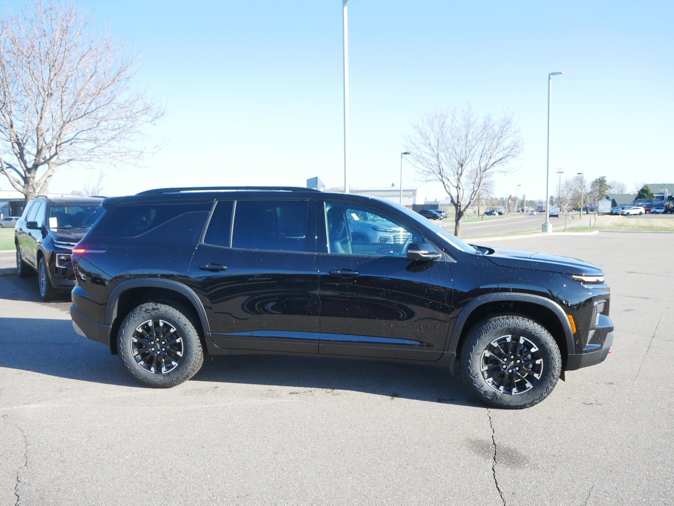 New 2026 Chevrolet Traverse Z71 w/ Enhanced Driving Package image 2