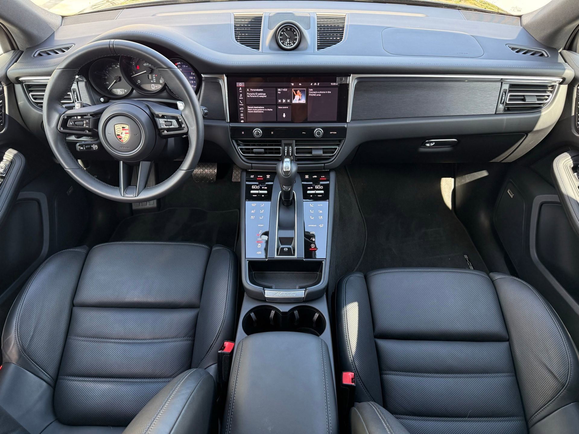 Certified 2025 Porsche Macan GTS image 14