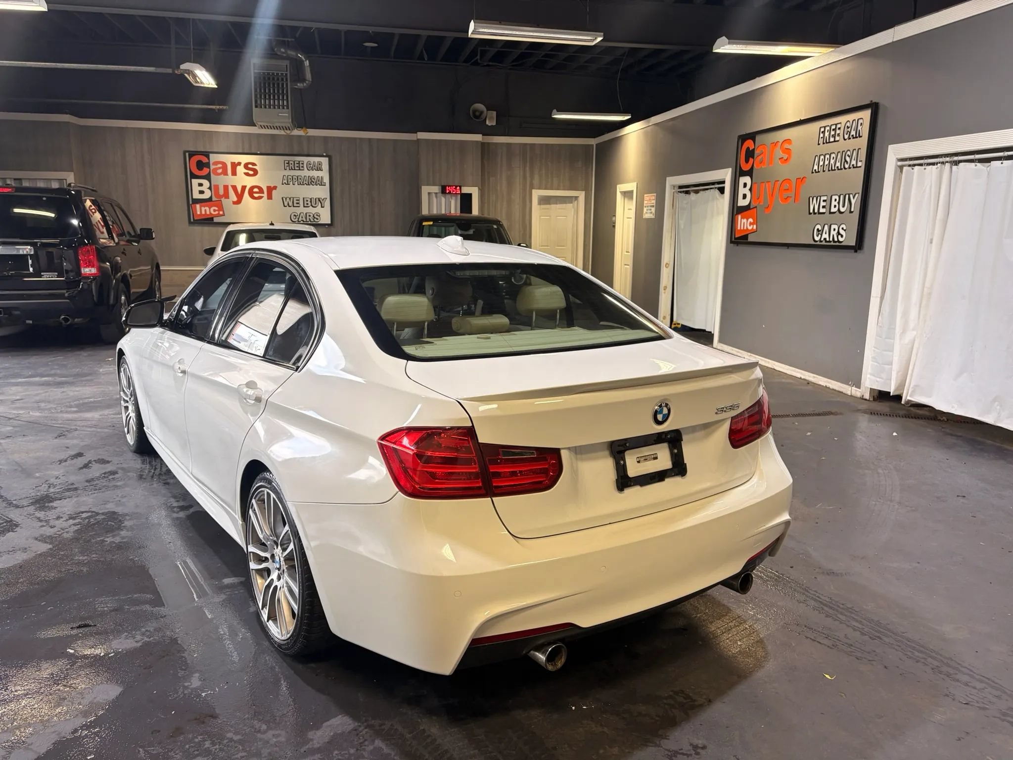Used 2014 BMW 335i Sedan RWD image 4