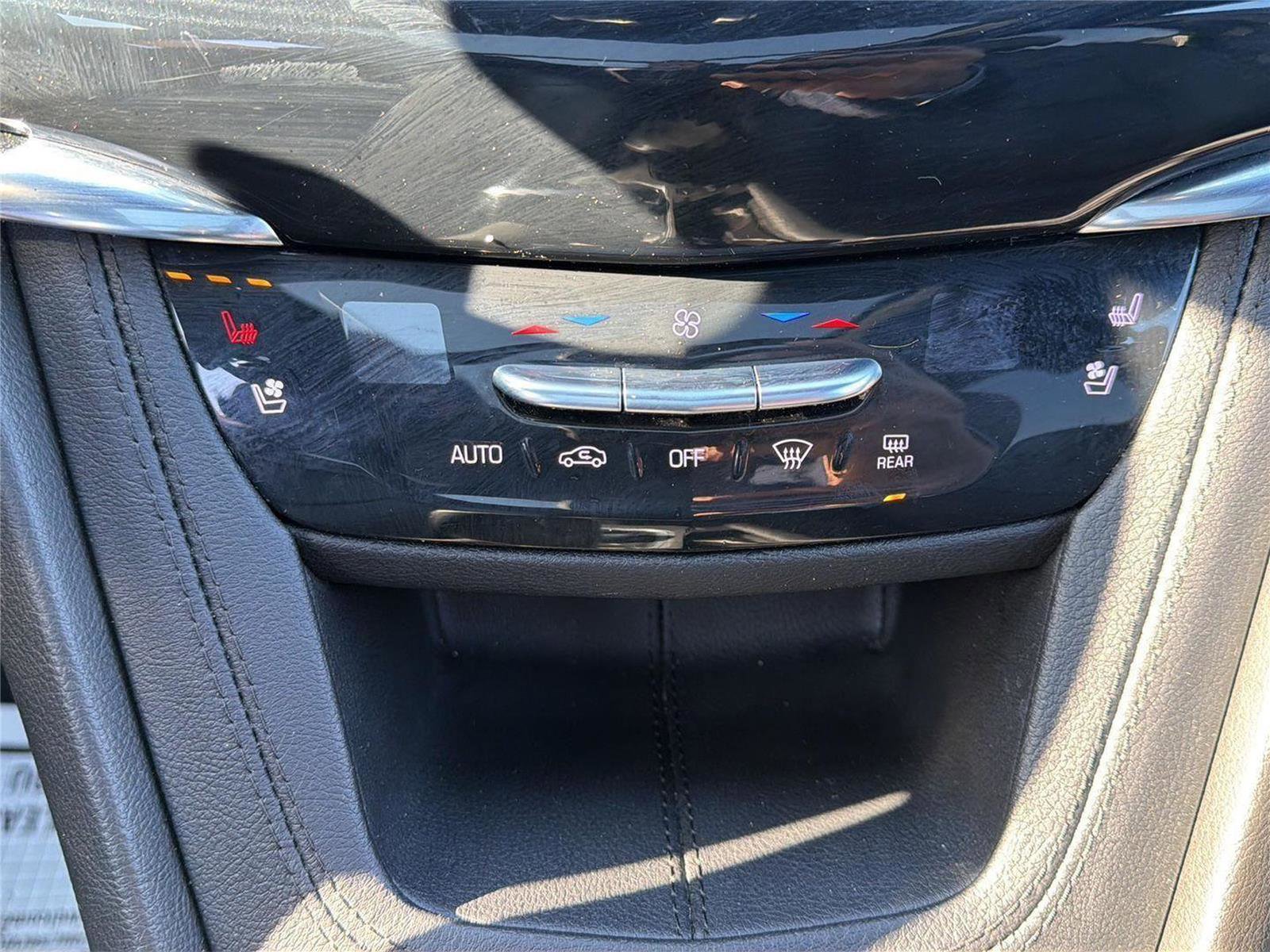 Used 2023 Cadillac XT6 Premium Luxury w/ Platinum Package image 28