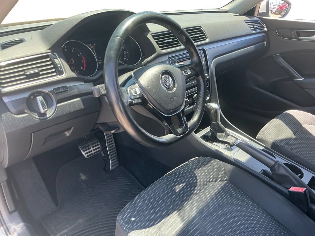 Used 2016 Volkswagen Passat 1.8T R-Line FWD image 22
