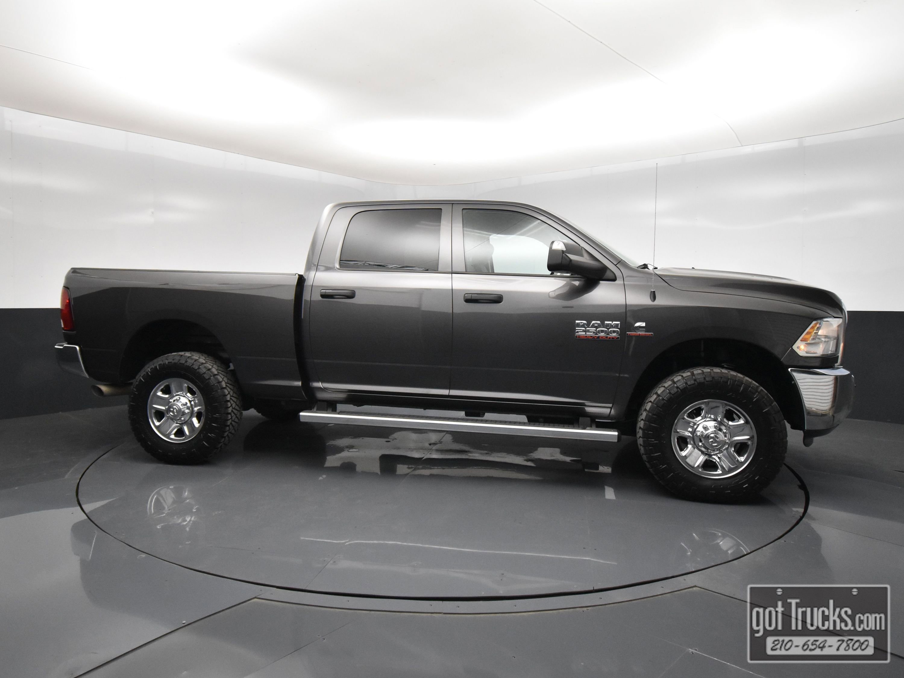 Used 2018 RAM 2500 Tradesman w/ Chrome Appearance Group image 46