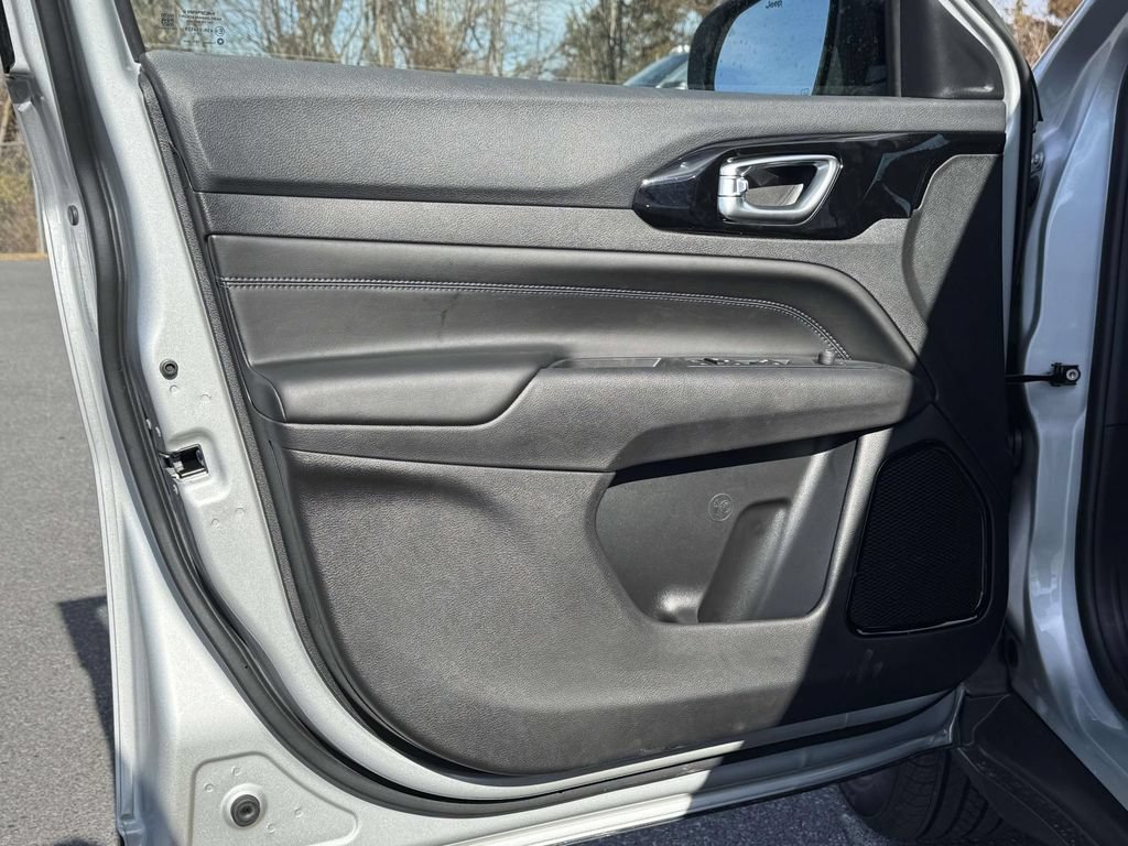 New 2026 Jeep Compass Latitude AWD/4WD image 26