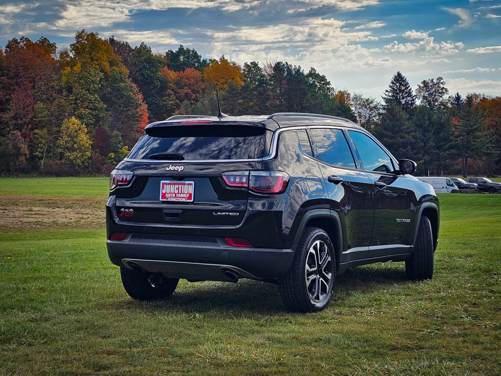 Used 2023 Jeep Compass Limited AWD/4WD image 4