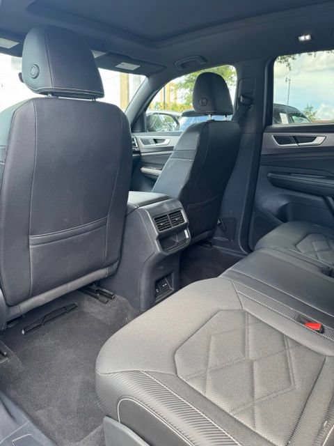 Used 2025 Volkswagen Atlas Cross Sport SE FWD image 8