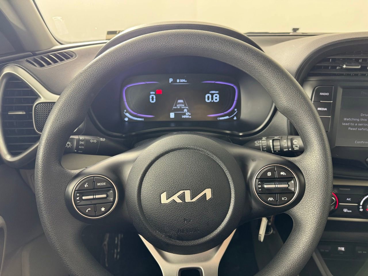 Used 2025 Kia Soul LX w/ LX Technology Package FWD image 13