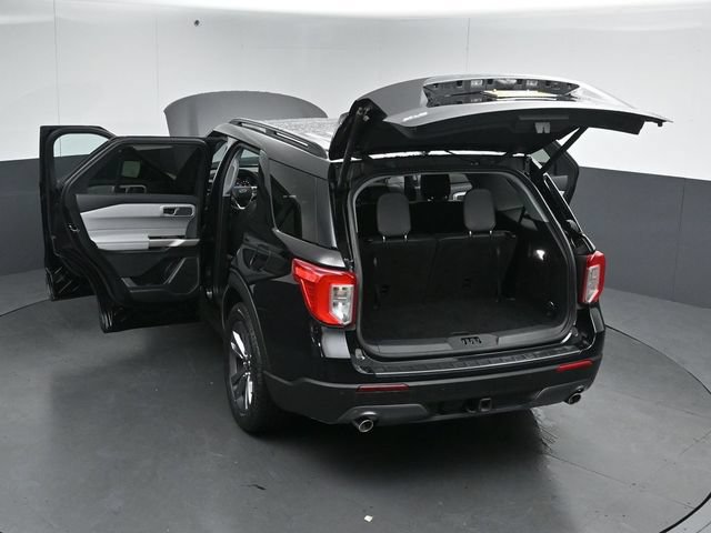 Certified 2024 Ford Explorer XLT w/ Equipment Group 202A AWD/4WD image 60