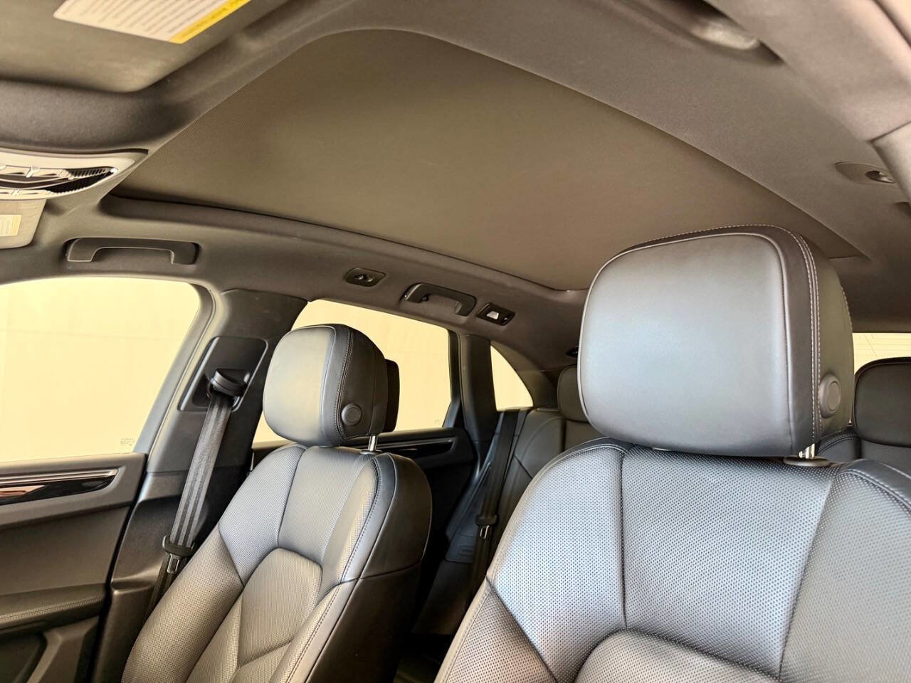 Used 2021 Porsche Macan image 22