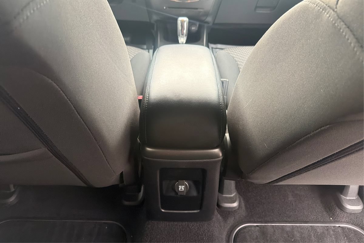 Used 2016 Dodge Journey SE w/ Flexible Seating Group FWD image 18