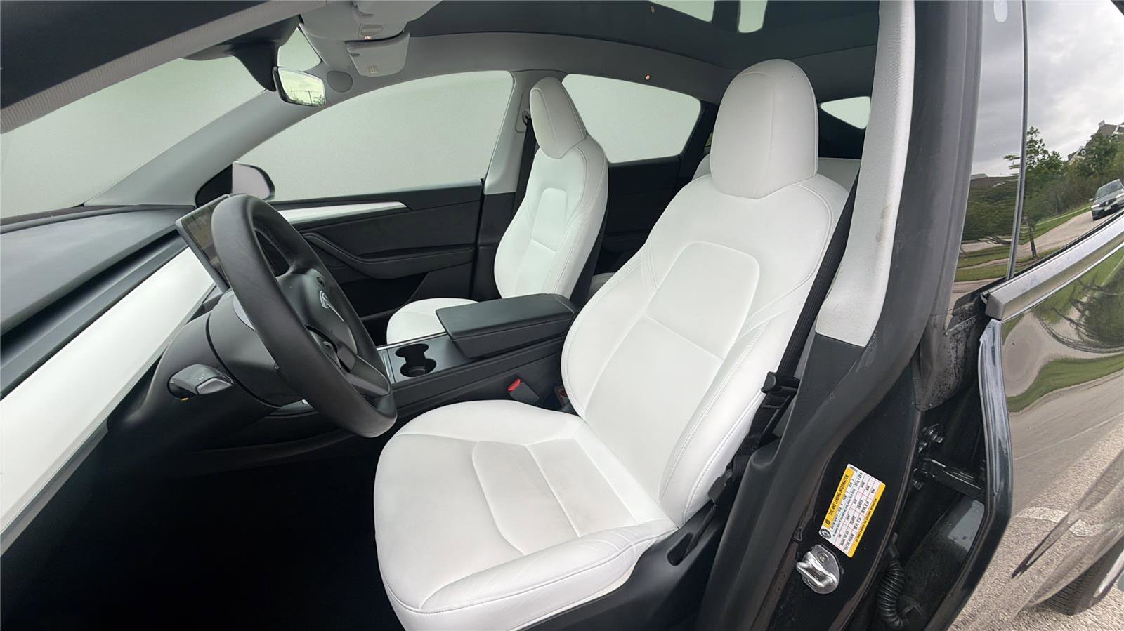Used 2024 Tesla Model Y Long Range image 13