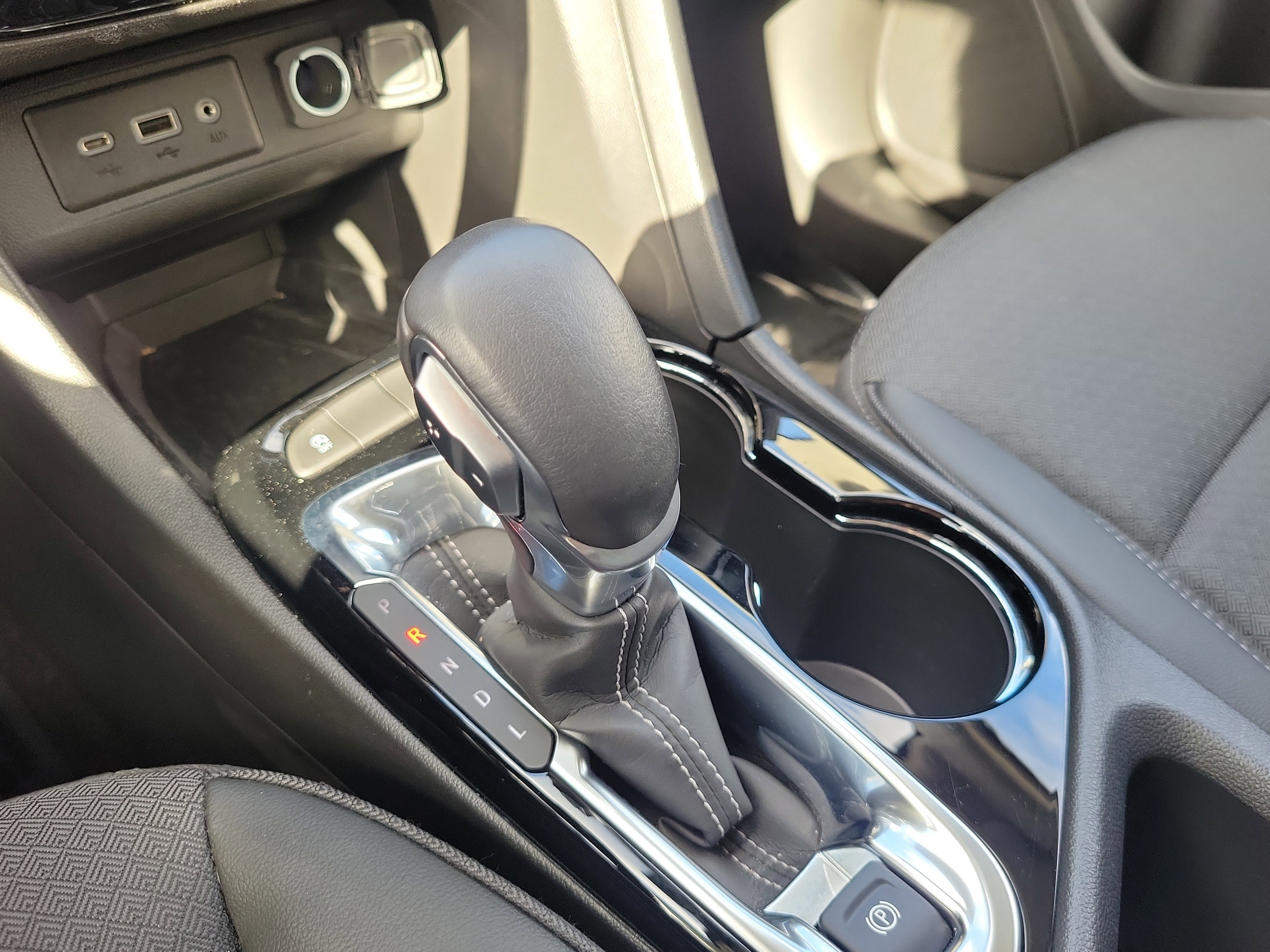 Used 2023 Buick Encore GX Select w/ Sport Touring Package image 23