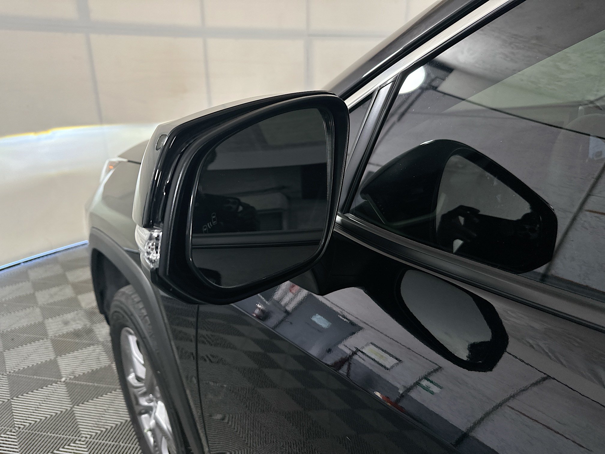 Used 2024 Toyota RAV4 XLE FWD image 10