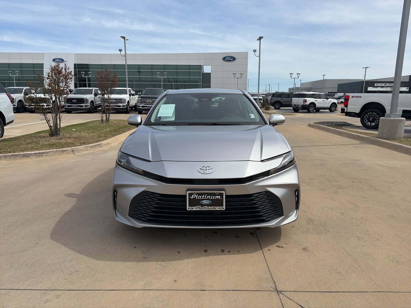 Used 2025 Toyota Camry LE FWD image 8