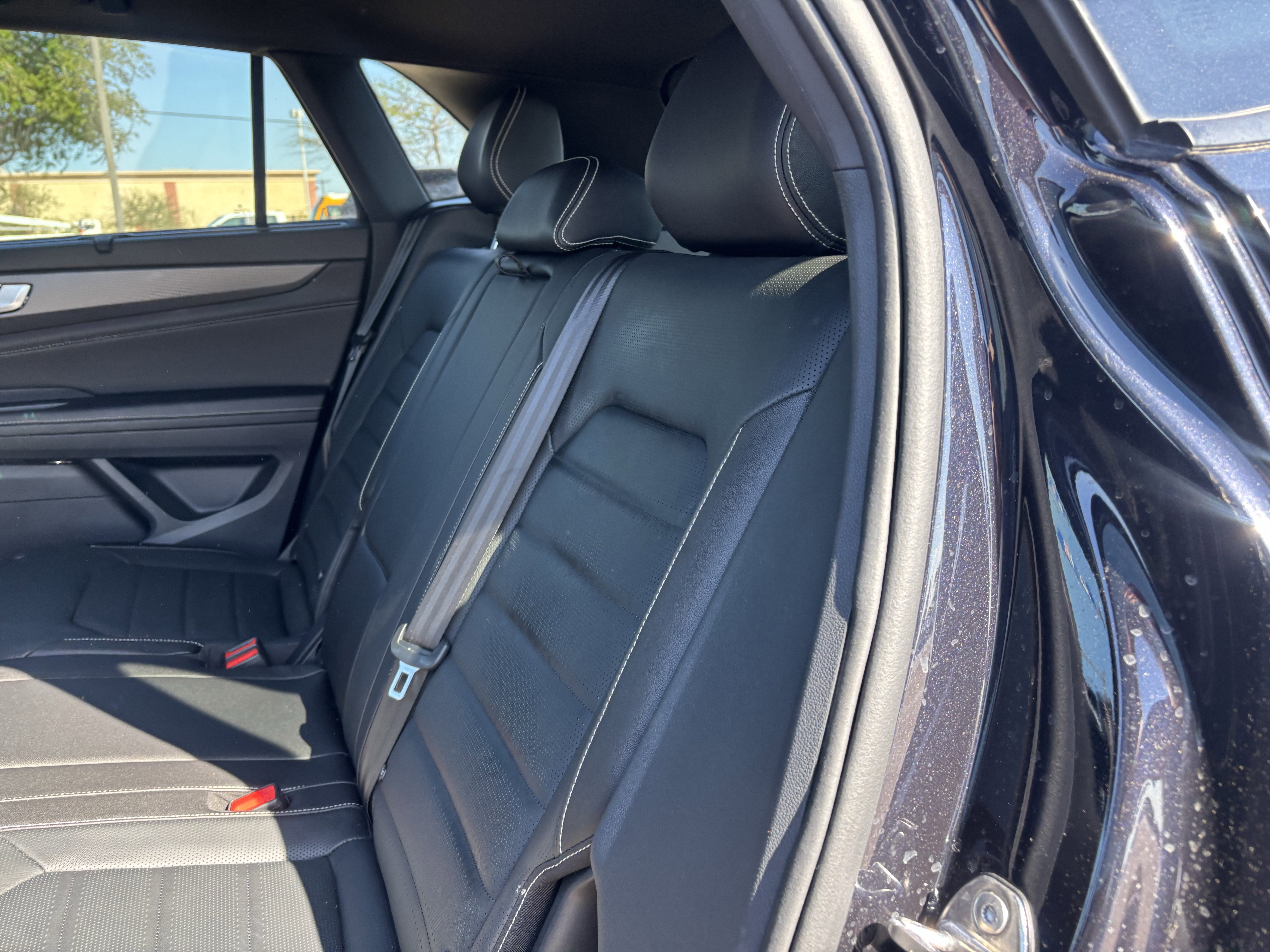 Used 2025 Volkswagen Atlas Cross Sport SEL R-Line image 16