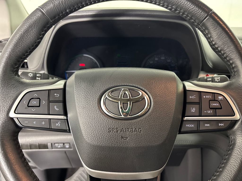 Certified 2024 Toyota Sienna XLE image 14