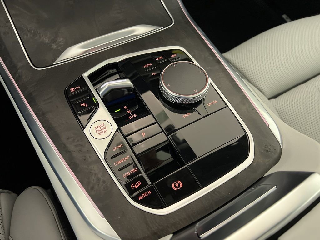 New 2026 BMW X5 xDrive40i w/ Parking Assistance Package image 12