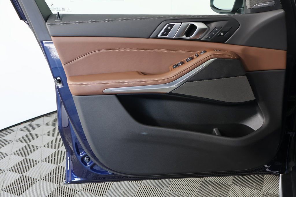 New 2026 BMW X5 xDrive40i w/ Climate Comfort Package image 10