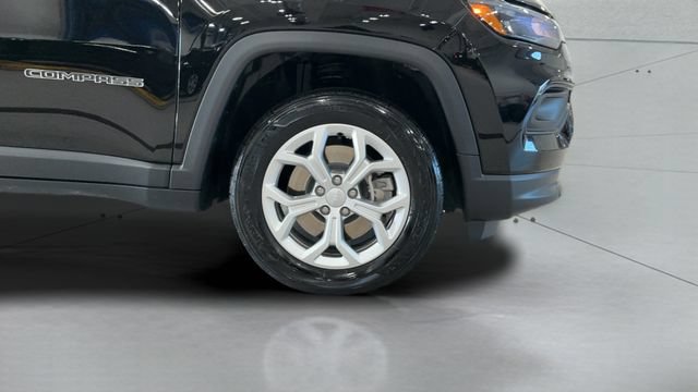 Used 2024 Jeep Compass Latitude AWD/4WD image 19