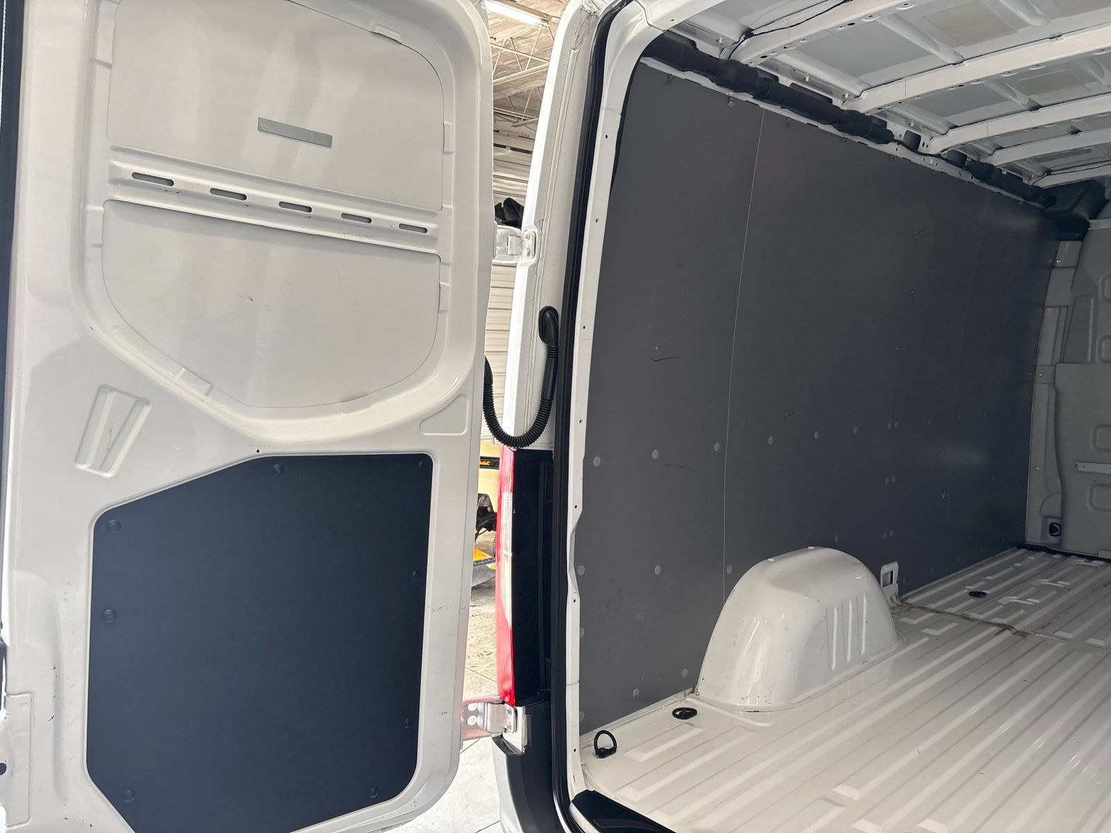 Used 2019 Mercedes-Benz Sprinter 4x4 144 image 34