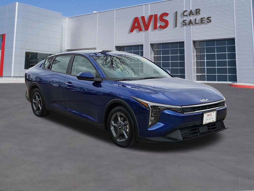 Used 2025 Kia K4 LXS image 3