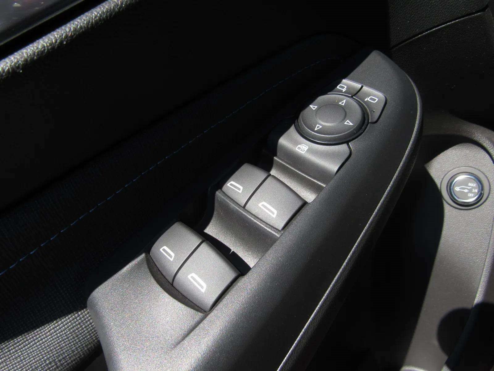 Used 2025 Buick Envista Sport Touring w/ Convenience I Package FWD image 23