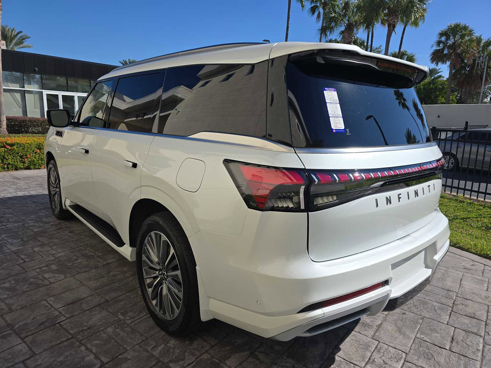 New 2026 INFINITI QX80 Luxe w/ Cargo Package image 7