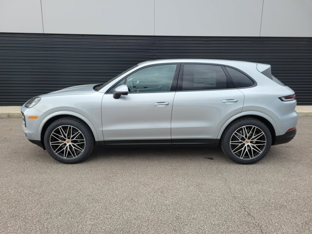 Used 2026 Porsche Cayenne AWD/4WD image 2