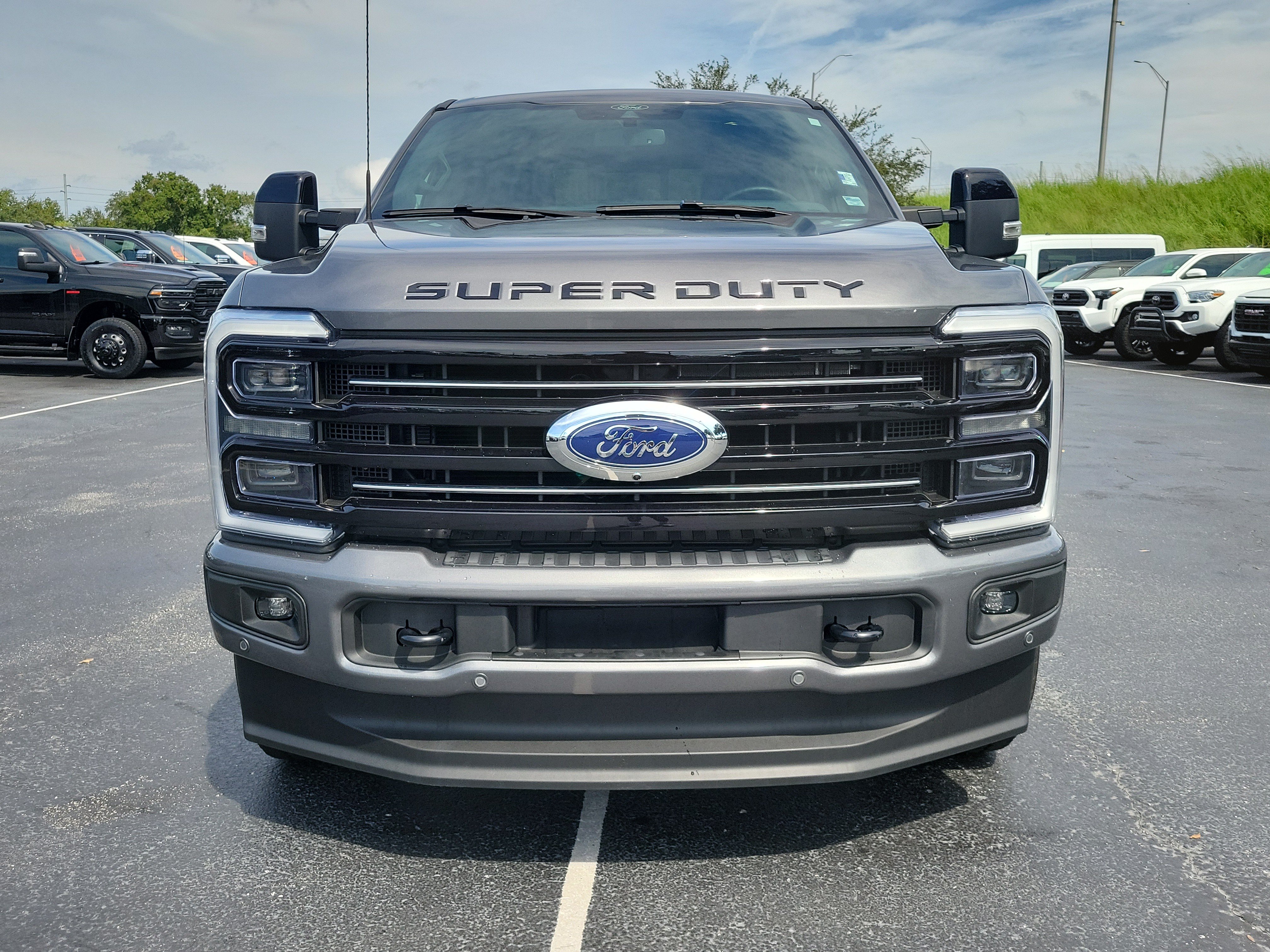 Used 2025 Ford F350 Platinum w/ FX4 Off-Road Package AWD/4WD image 2