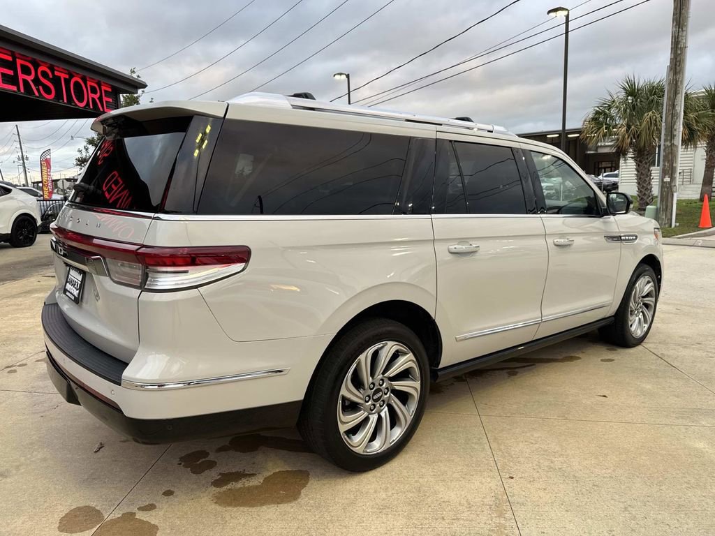Used 2022 Lincoln Navigator L Reserve image 8
