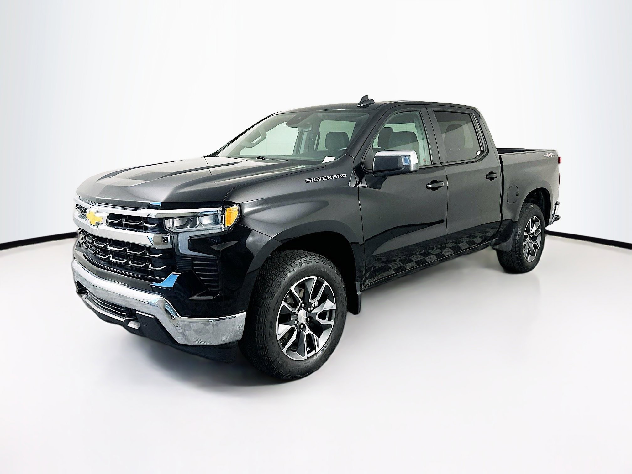 Used 2024 Chevrolet Silverado 1500 LT image 3