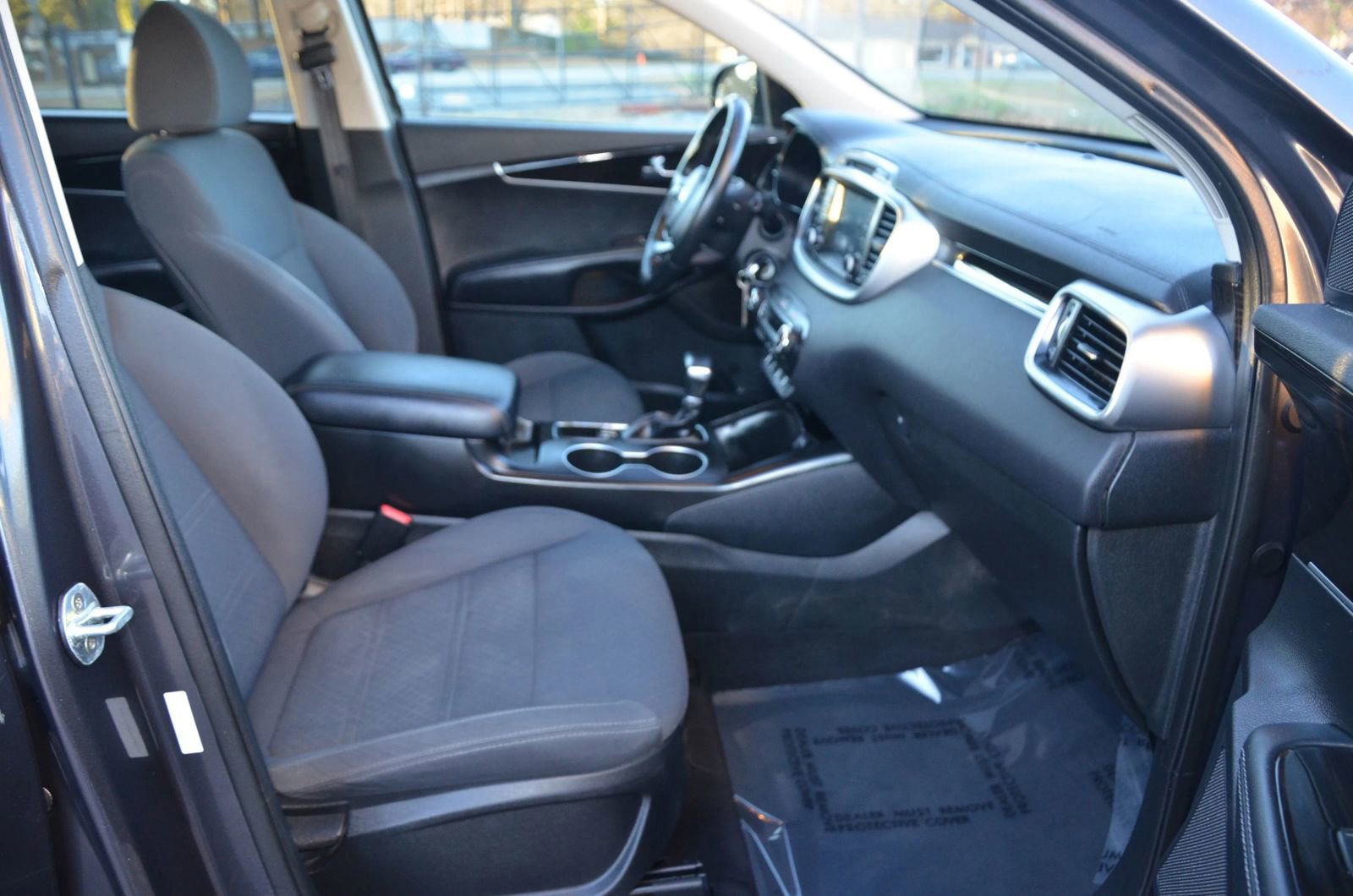 Used 2019 Kia Sorento LX Sport Utility 4D w/ LX V6 Convenience Package image 10