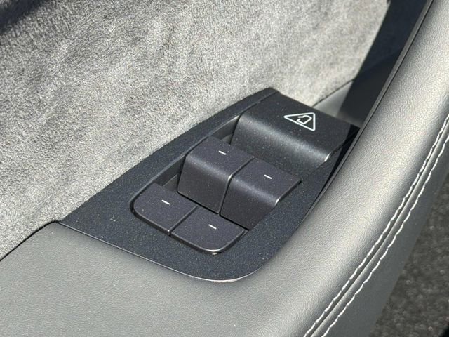 Used 2026 Tesla Model Y Long Range AWD/4WD image 17
